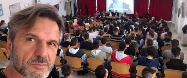 Spettacolo teatrale giovani e Incontro con Papà Gianpietro